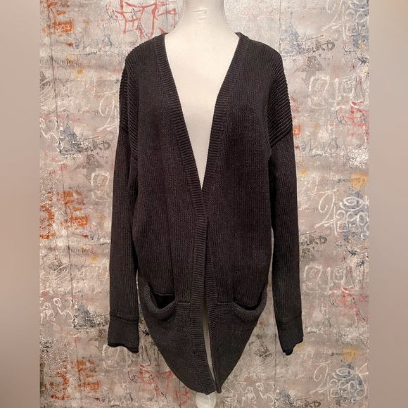 lululemon athletica Sweaters - LULULEMON Charcoal Grey Knit Cardigan Duster with pockets & Snap Button close.